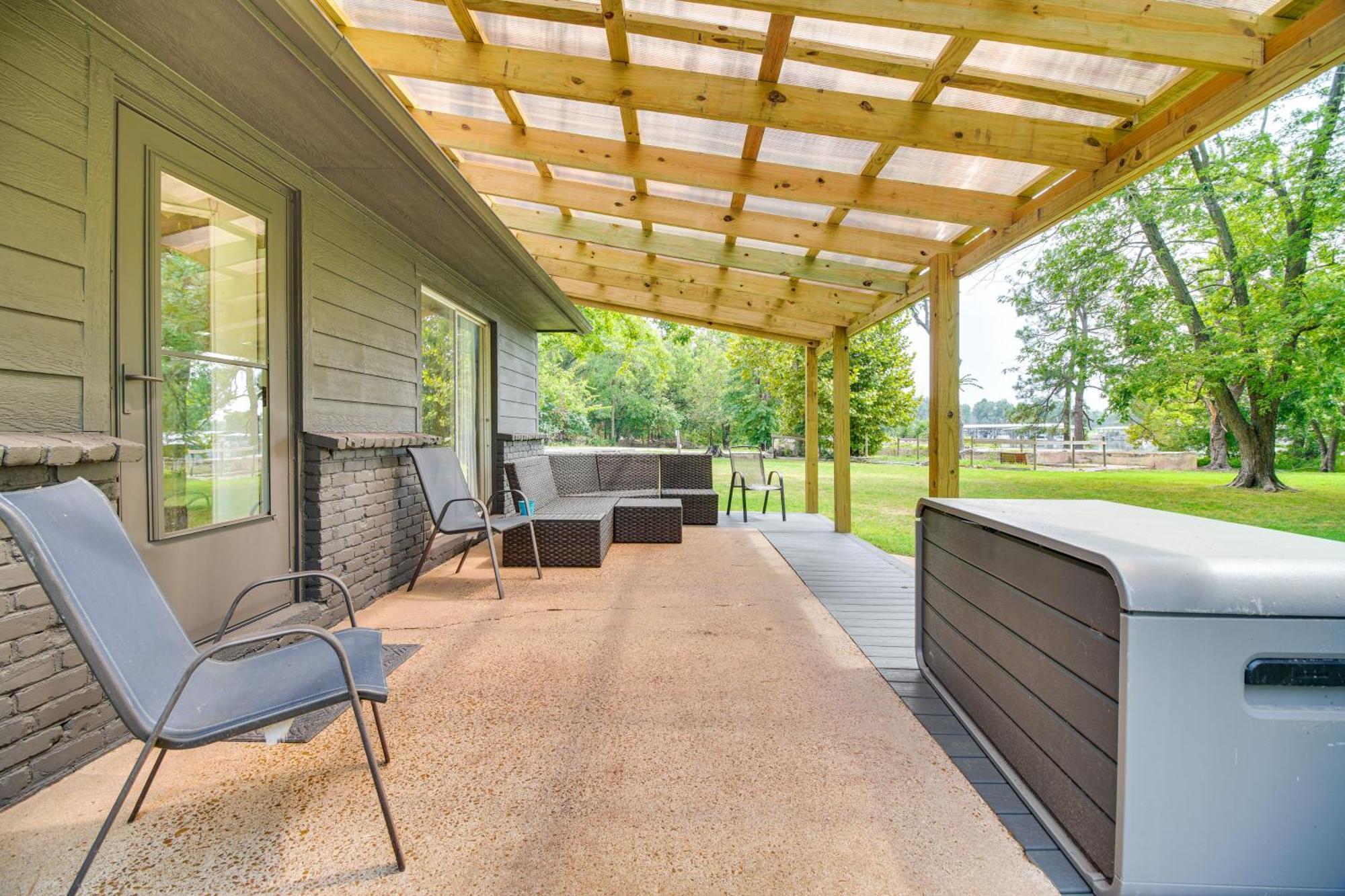 On-Site Lake Access Pet-Friendly Vinita Home Disney Exterior photo